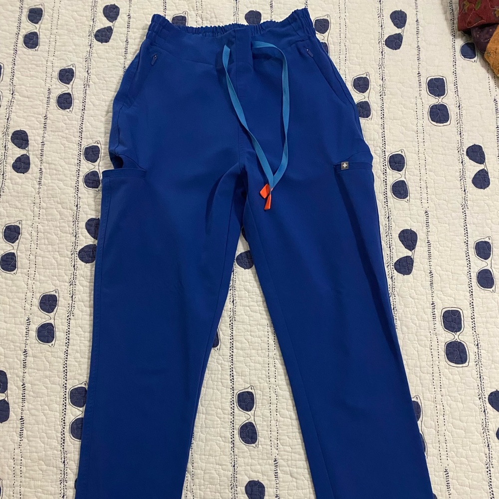 Womens figs small top small tall pants